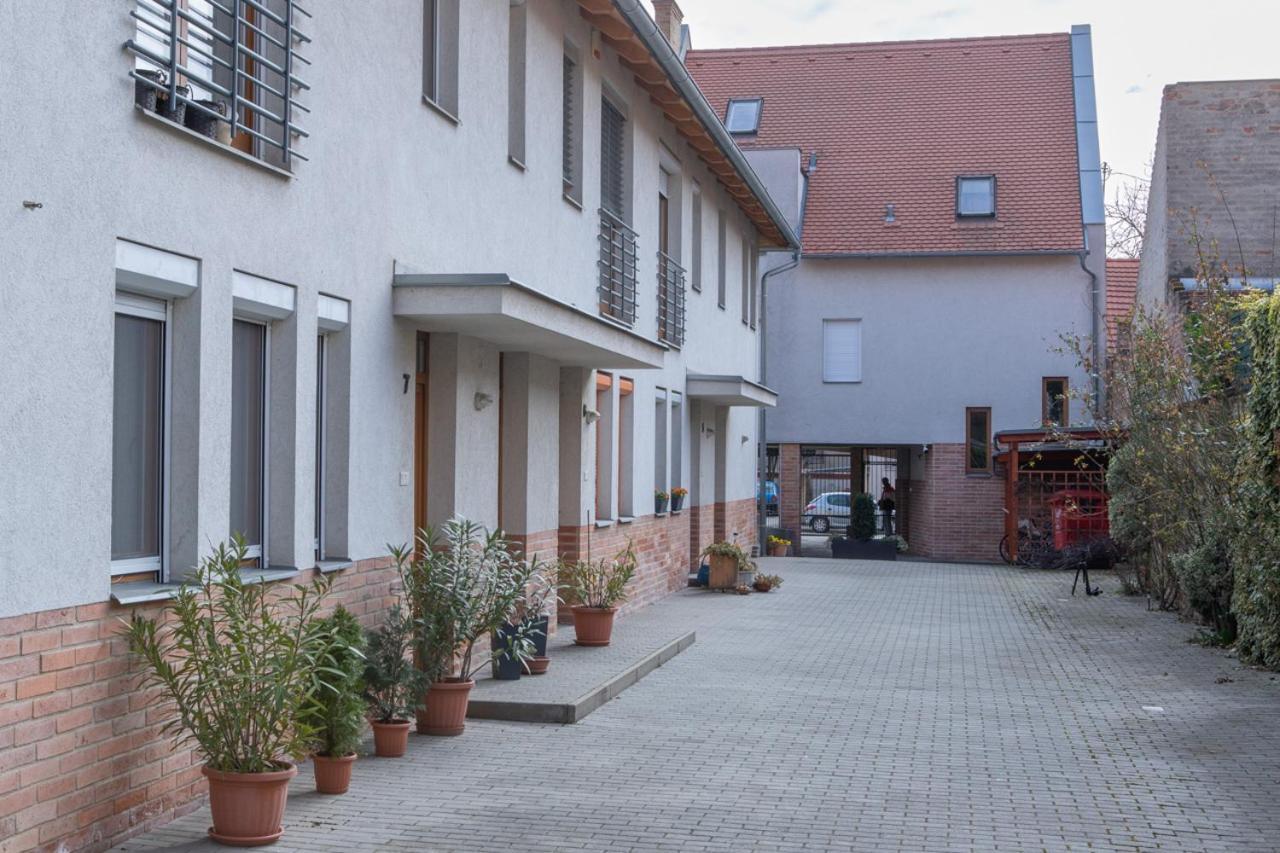 Apartment City Inn Pécs Zewnętrze zdjęcie