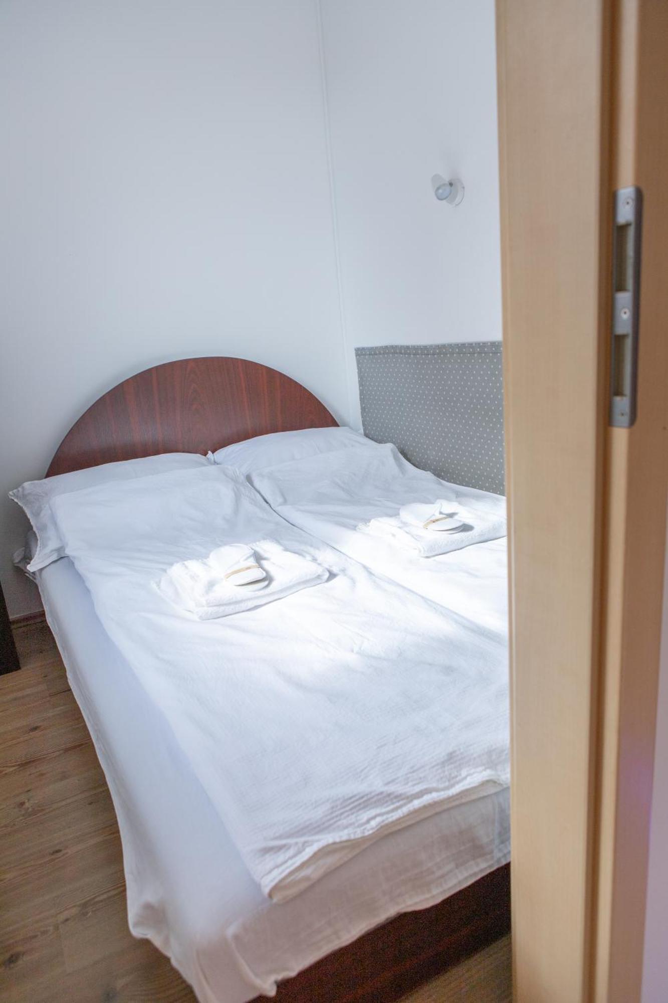 Apartment City Inn Pécs Zewnętrze zdjęcie